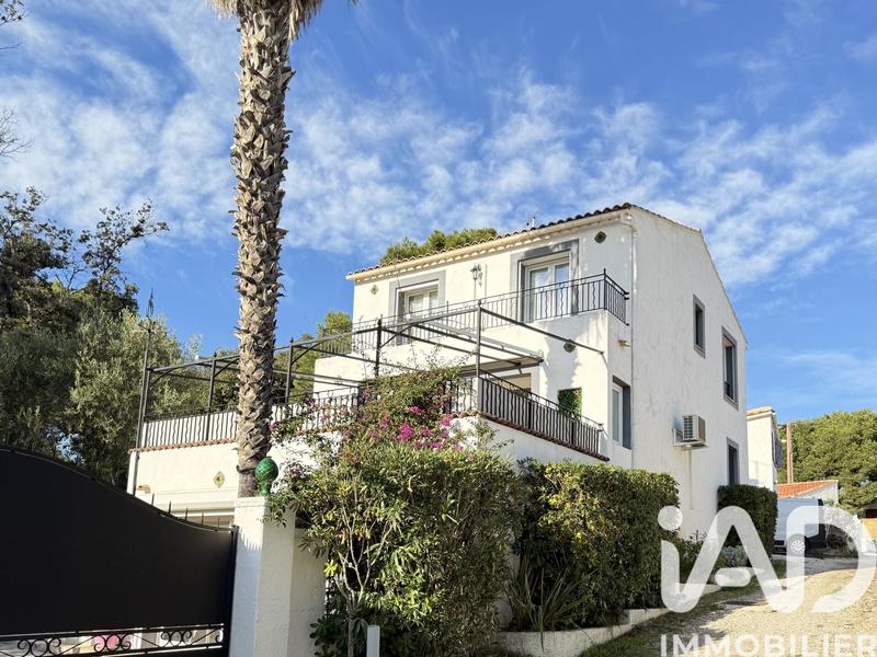 Maison - 145 m² - 9 pièces