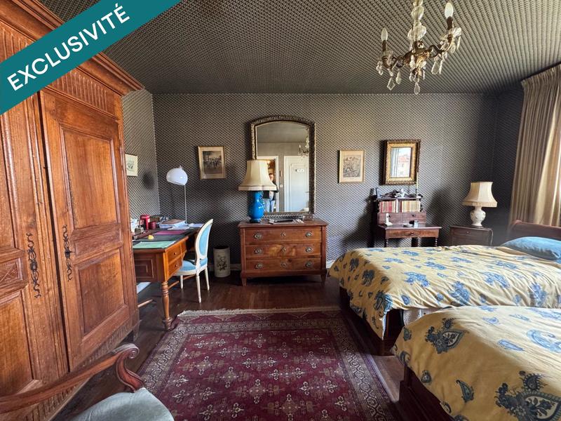 Maison - 235 m² - 9 pièces