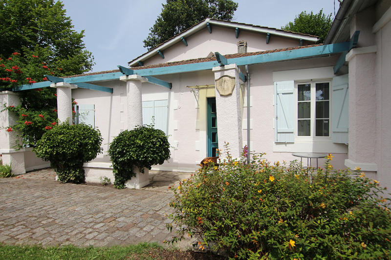 Maison - 200 m² - 7 pièces