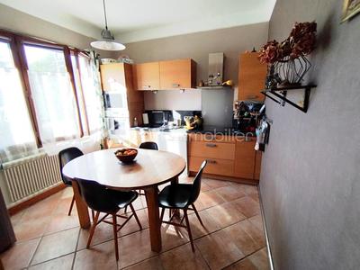 Demeure - 208 m² - 10 pièces