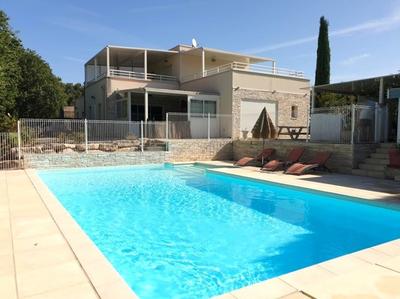 Villa - 231 m² - 9 pièces
