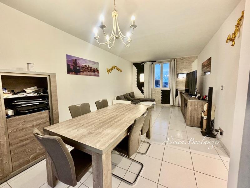 Maison - 98 m² - 5 pièces