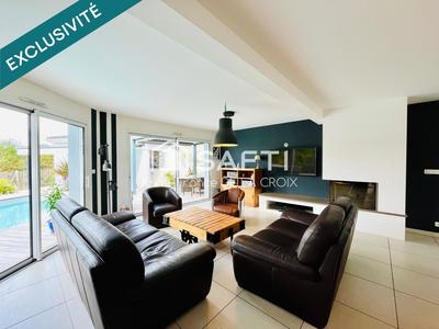 Maison - 205 m² - 7 pièces