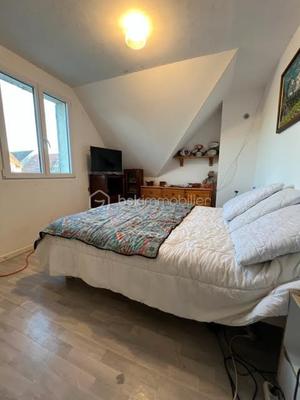 Maison traditionnelle - 85 m² - 4 pièces