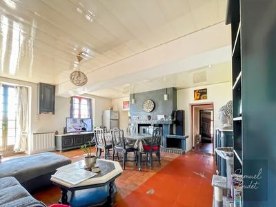 Maison - 95 m² - 5 pièces