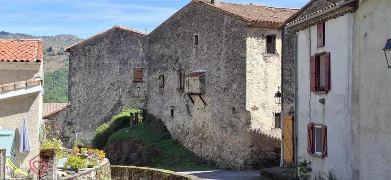 Maison de village - 130 m² - 1 pièce