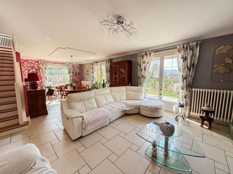 Maison - 220 m² - 12 pièces