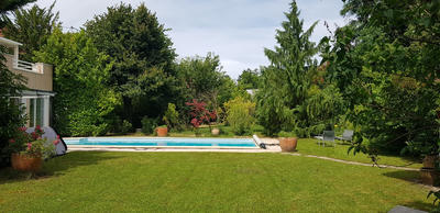 Villa - 234 m² - 8 pièces