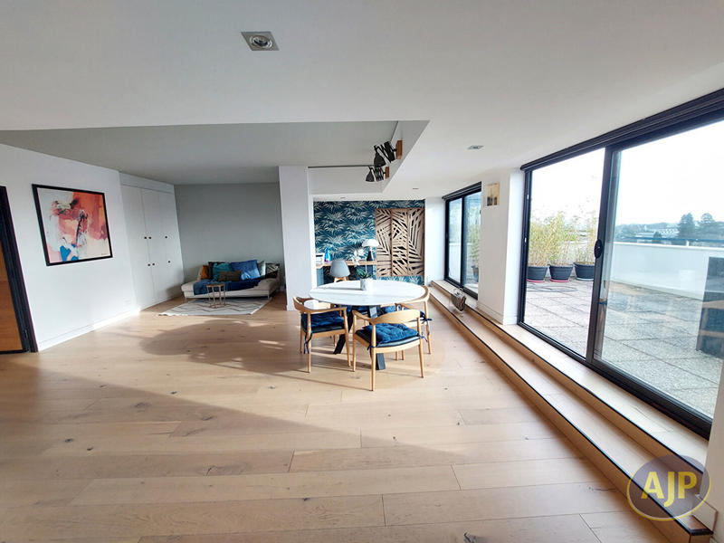 Appartement - 100 m² - 4 pièces