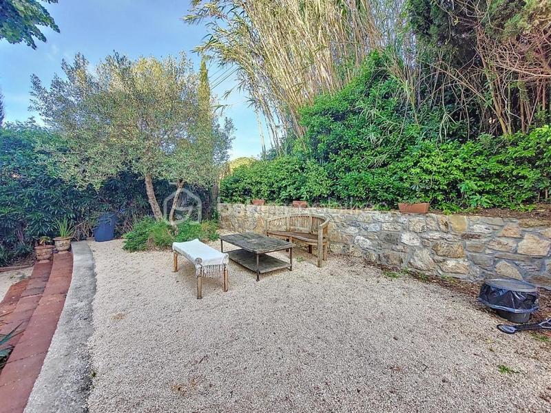 Maison - 254 m² - 8 pièces