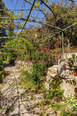 Maison - 330 m² - 14 pièces