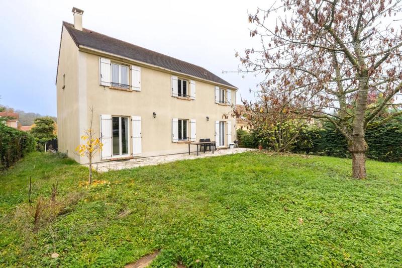 Maison - 184 m² - 8 pièces