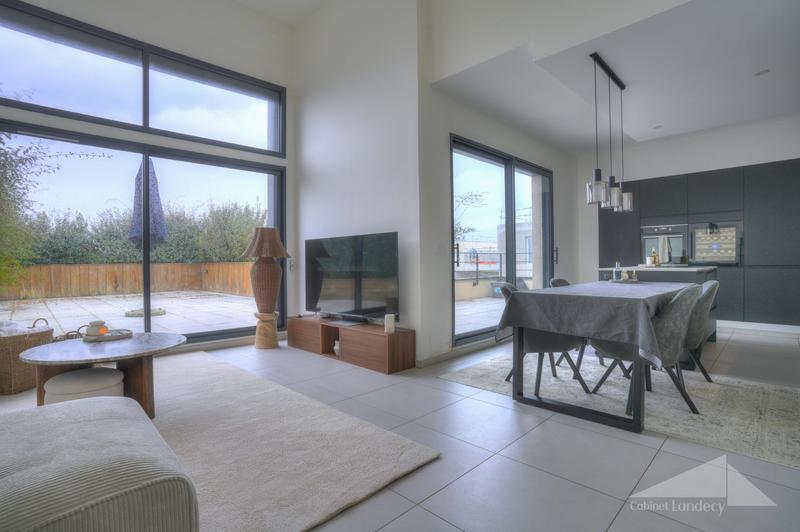 Appartement - 96 m² - 4 pièces