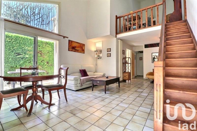 Maison - 121 m² - 6 pièces