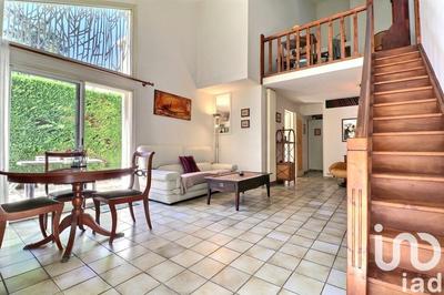 Maison - 121 m² - 6 pièces