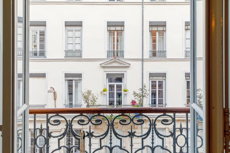 Appartement bourgeois - 70 m² - 2 pièces