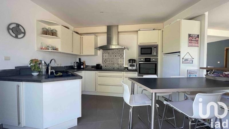 Maison - 182 m² - 8 pièces