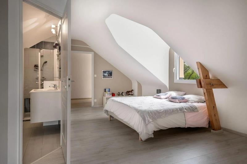 Villa - 233 m² - 12 pièces