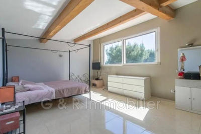 Maison - 185 m² - 8 pièces