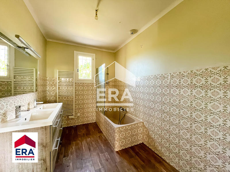 Maison - 94 m² - 5 pièces