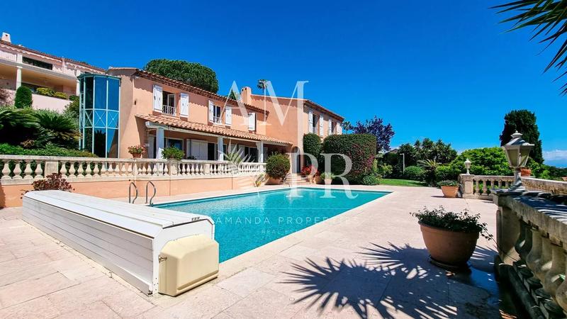 Villa - 350 m² - 10 pièces