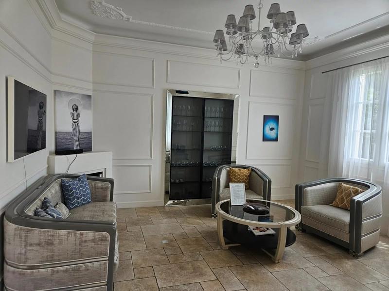 Villa - 330 m² - 12 pièces