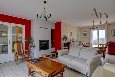 Maison - 111 m² - 5 pièces