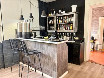 Local commercial - 170 m² - 4 pièces