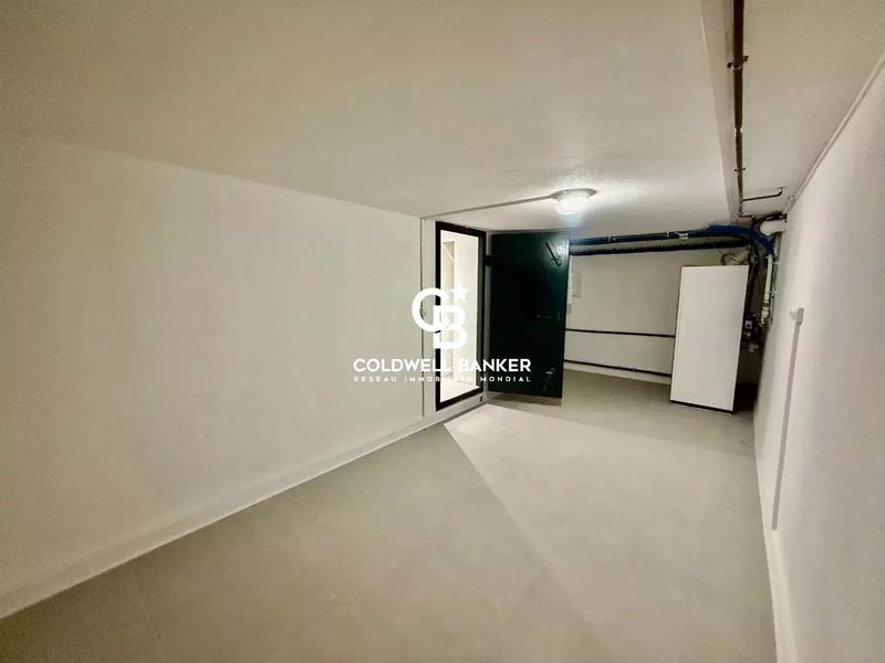 Maison - 220 m² - 7 pièces