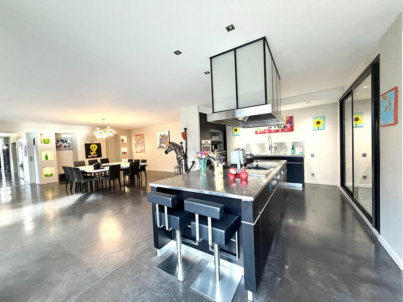 Loft - 397 m² - 6 pièces