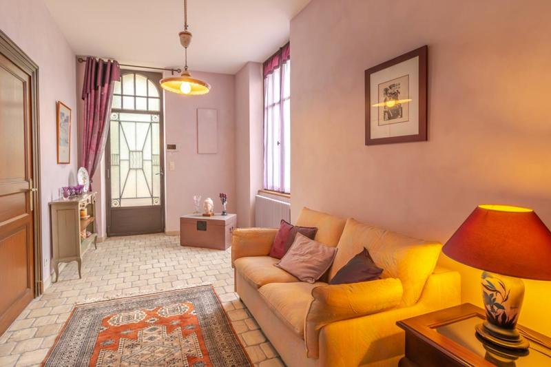 Maison - 233 m² - 9 pièces