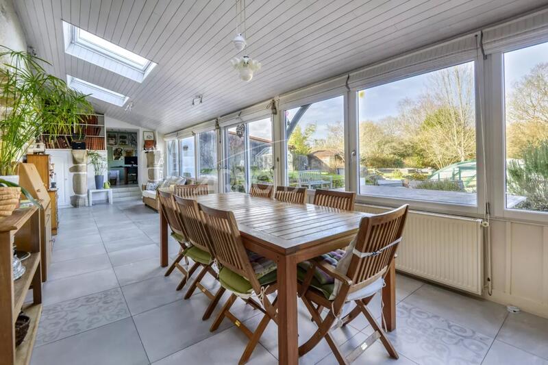 Maison - 238 m² - 7 pièces