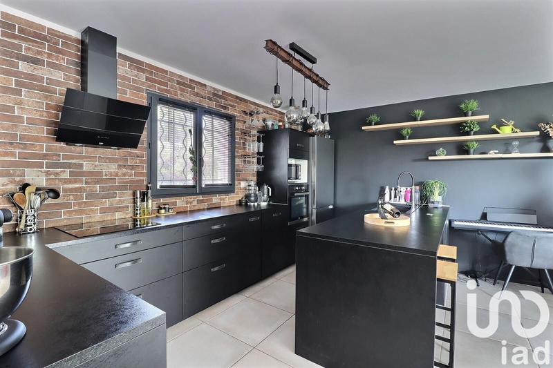 Maison - 94 m² - 4 pièces