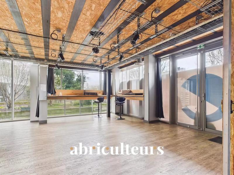 Bureau - 200 m² - 4 pièces