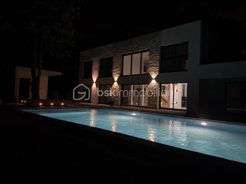 Maison - 293 m² - 7 pièces