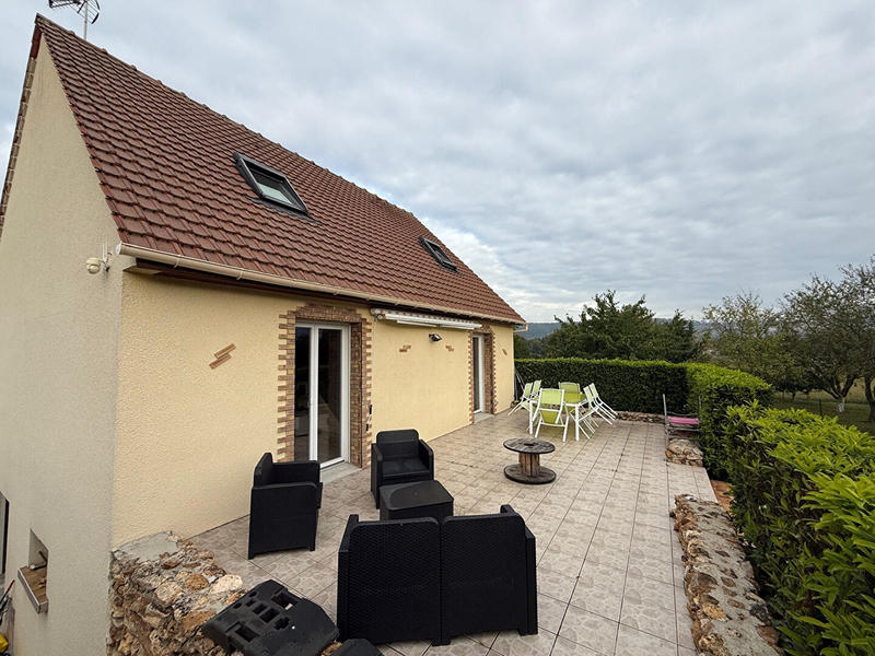 Maison - 1 294 m² - 5 pièces