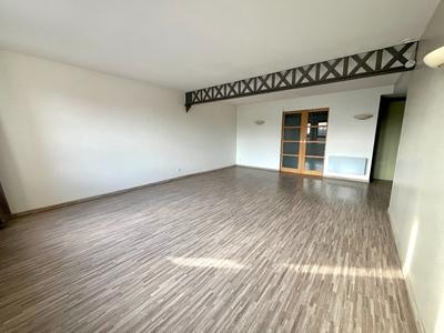 Loft - 92 m² - 4 pièces