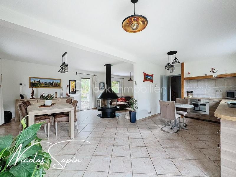 Maison - 144 m² - 7 pièces