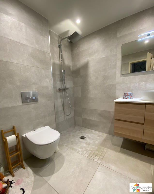 Maison - 143 m² - 7 pièces