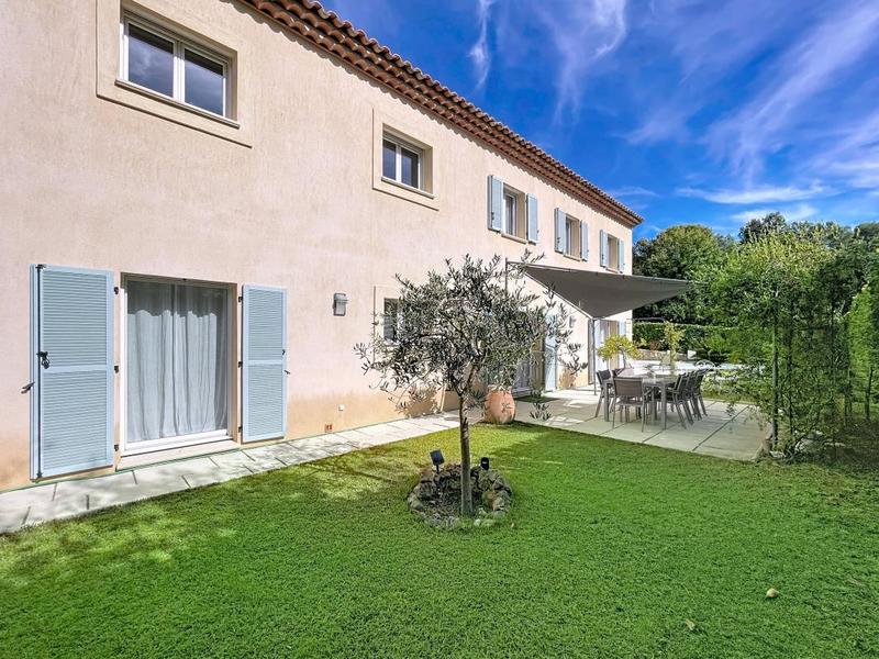 Villa - 160 m² - 6 pièces