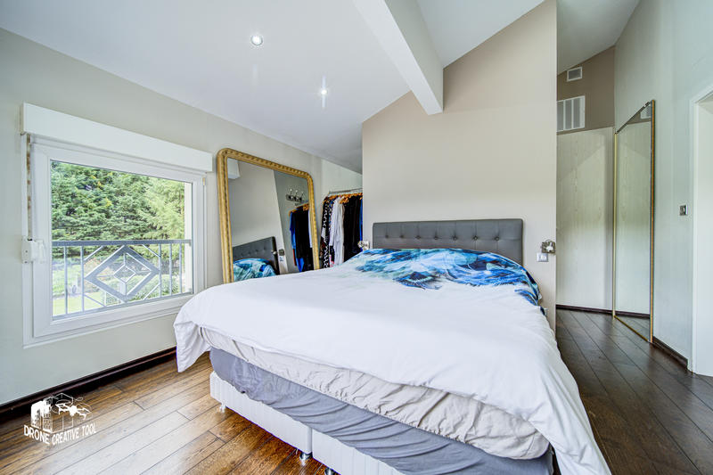 Maison - 280 m² - 7 pièces