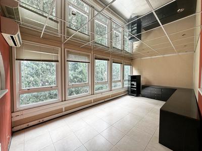 Bureau - 643 m²