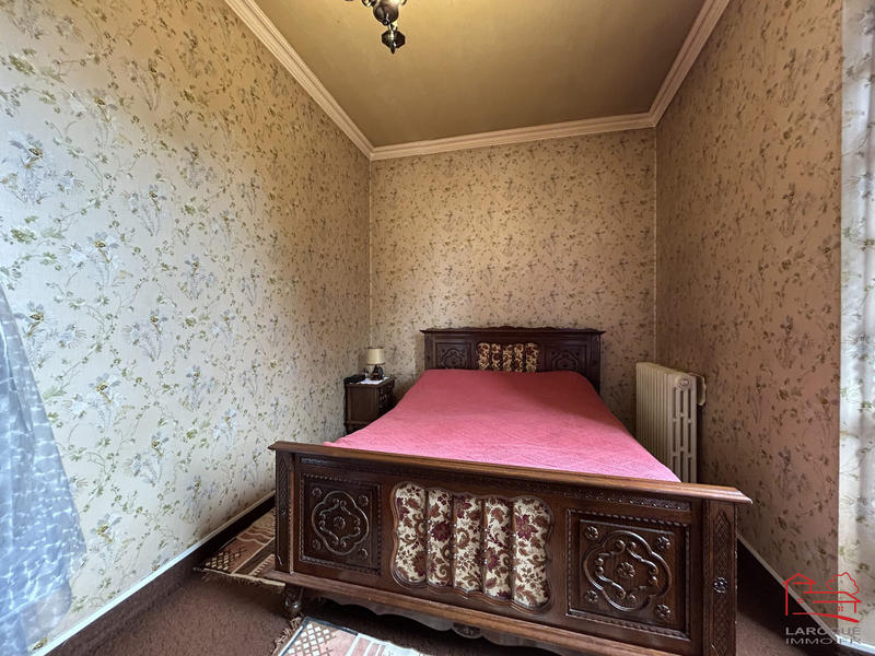 Maison - 210 m² - 8 pièces