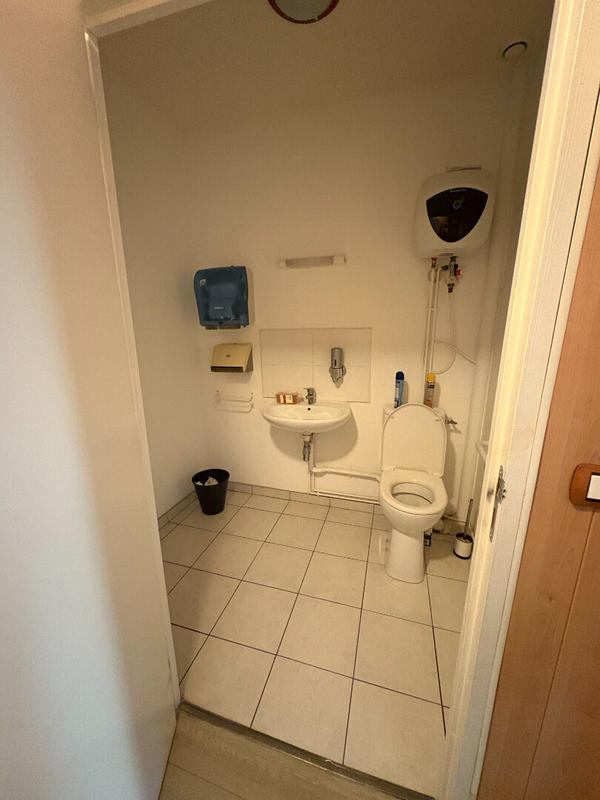 Local commercial - 77 m² - 4 pièces