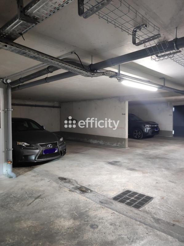 Parking / Garage - 11 m²
