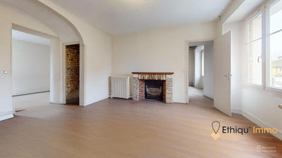 Maison - 148 m² - 9 pièces