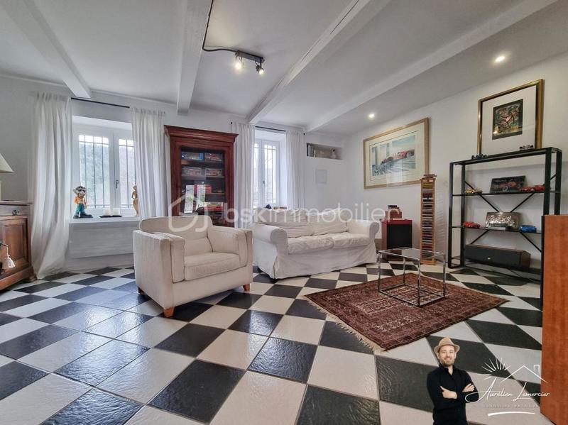 Maison - 135 m² - 4 pièces