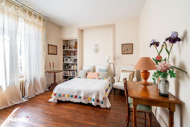 Maison - 252 m² - 11 pièces