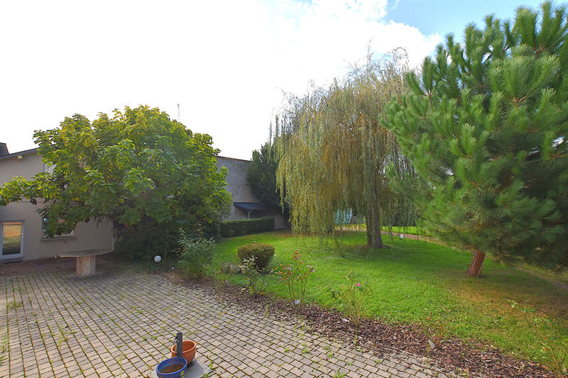 Maison - 220 m² - 11 pièces