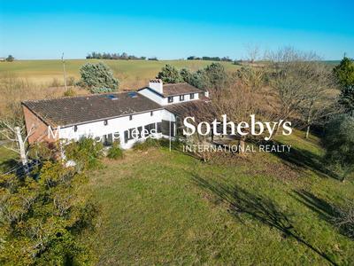 Maison - 232 m² - 9 pièces